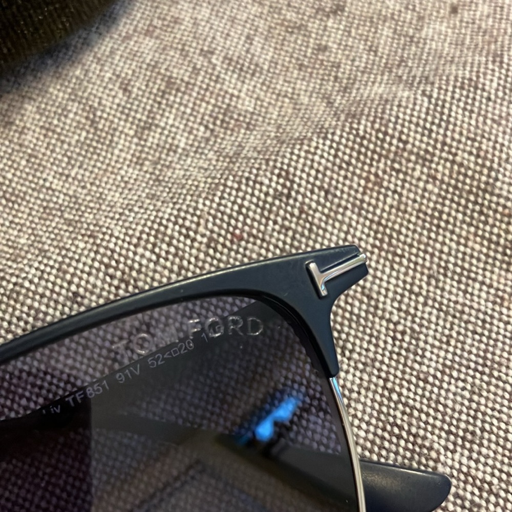 Tom Ford Liv TF 851 Blue Tint Sunglasses - Picture 3 of 6